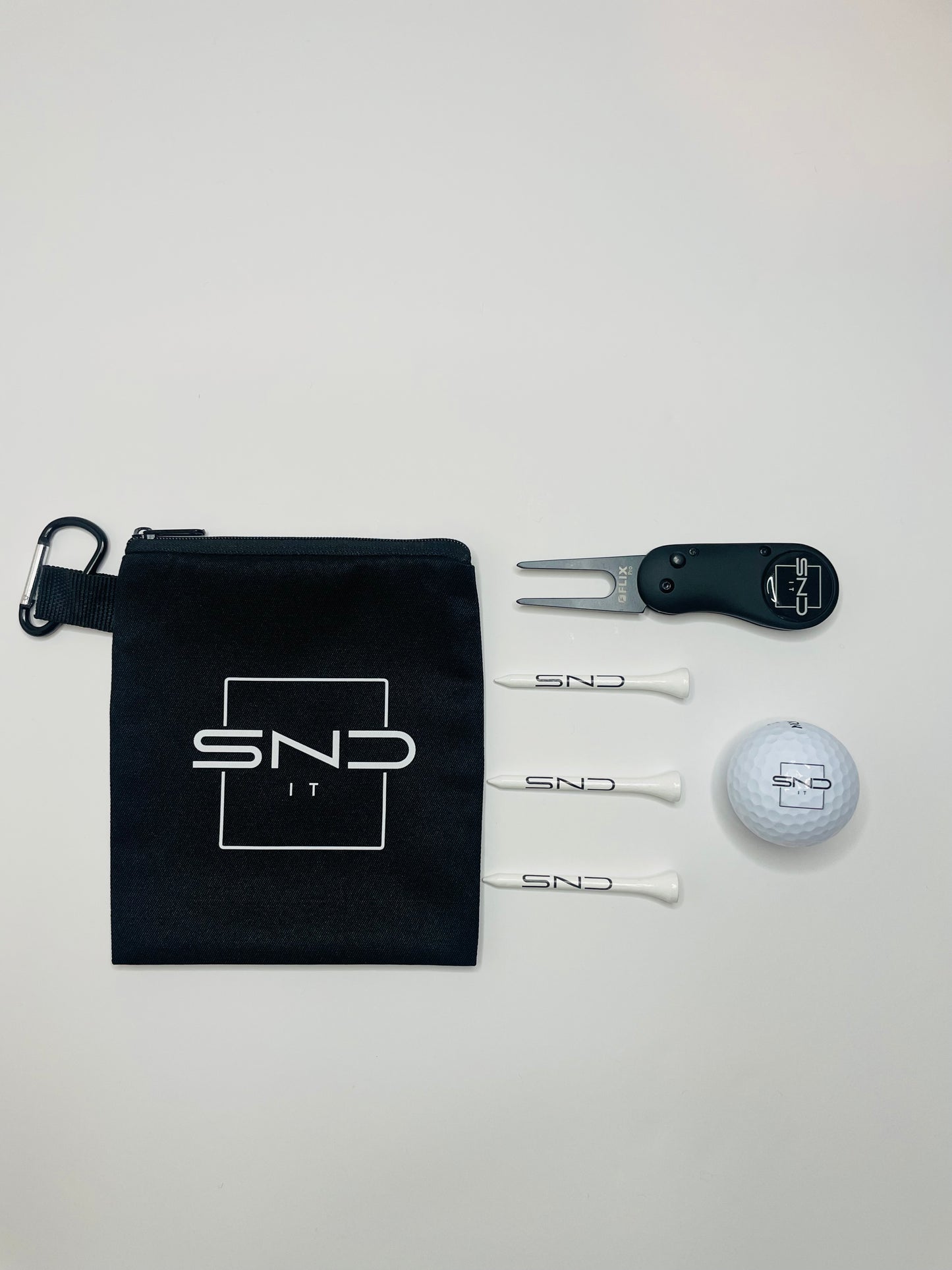 Golf gift - Golf Divot Tool, Ball Marker, x12 Tees, Accessory Pouch and Balls